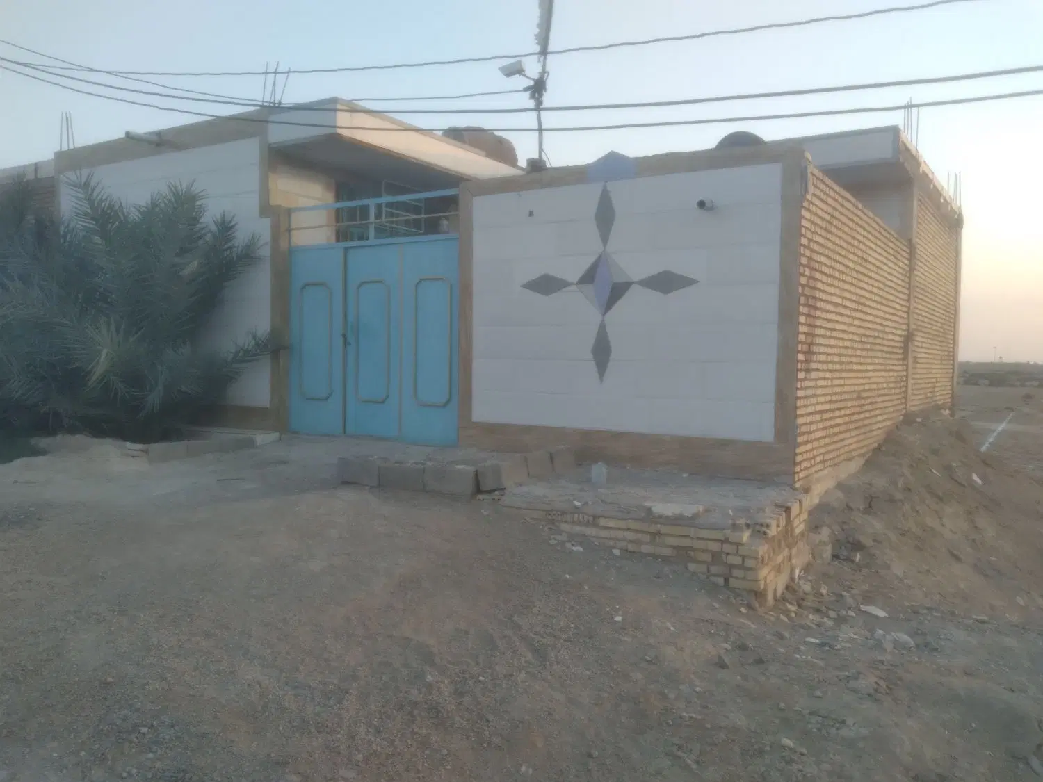 منزل مسکونی وزمین جاده عبودی