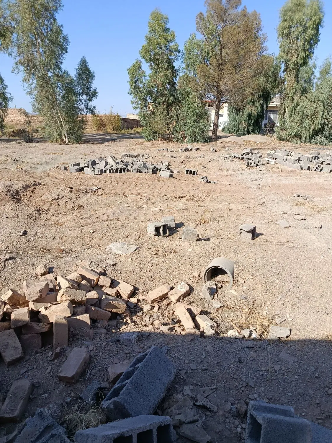 زمین عباس اباد