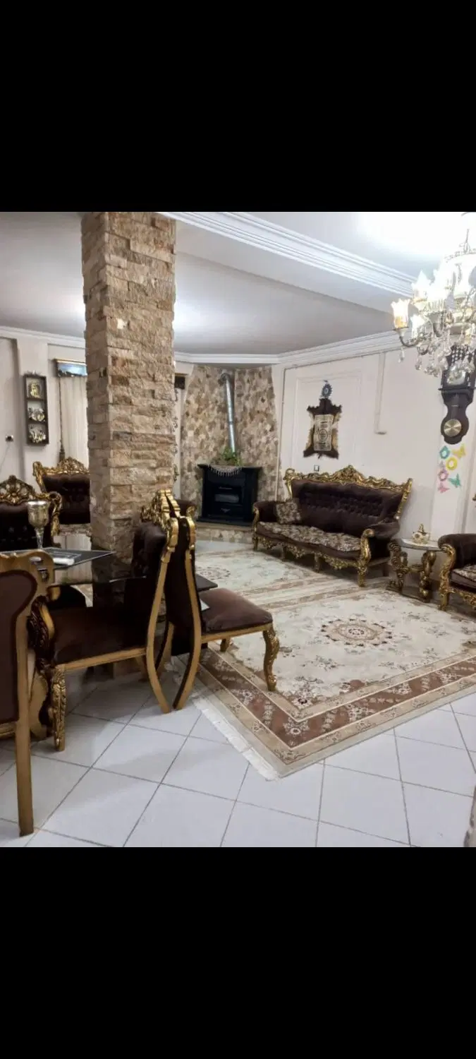 واحد صد متری یک قدمی خیابان اصلی