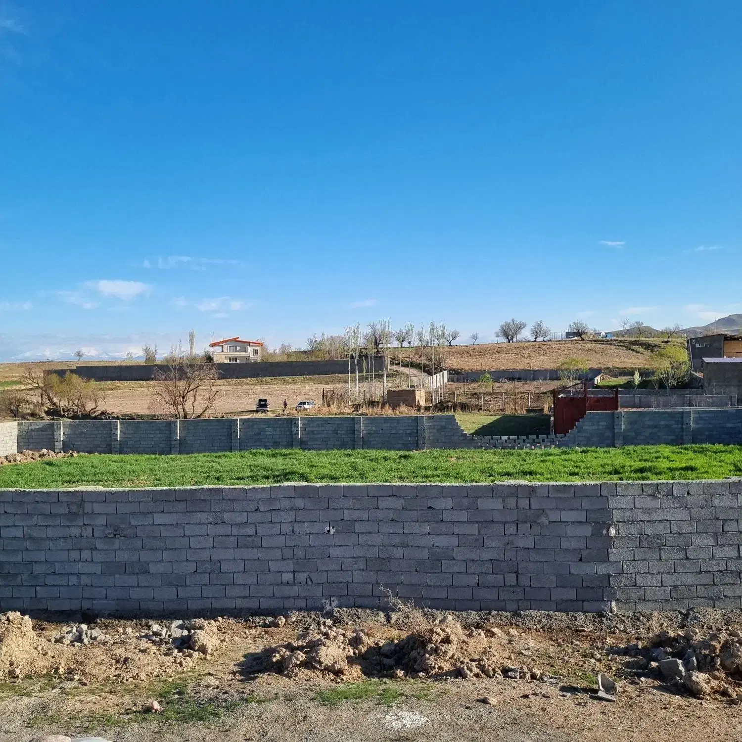 زمین ویلایی در امند مزرعه دارای اب
