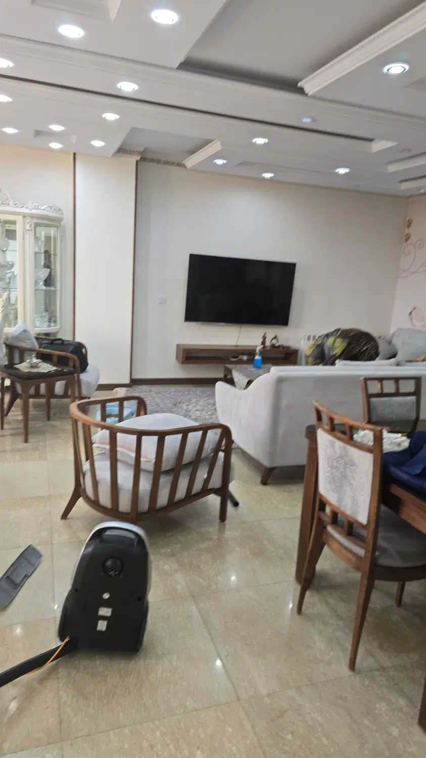 فروش یک واحد اپارتمان سه خوابه