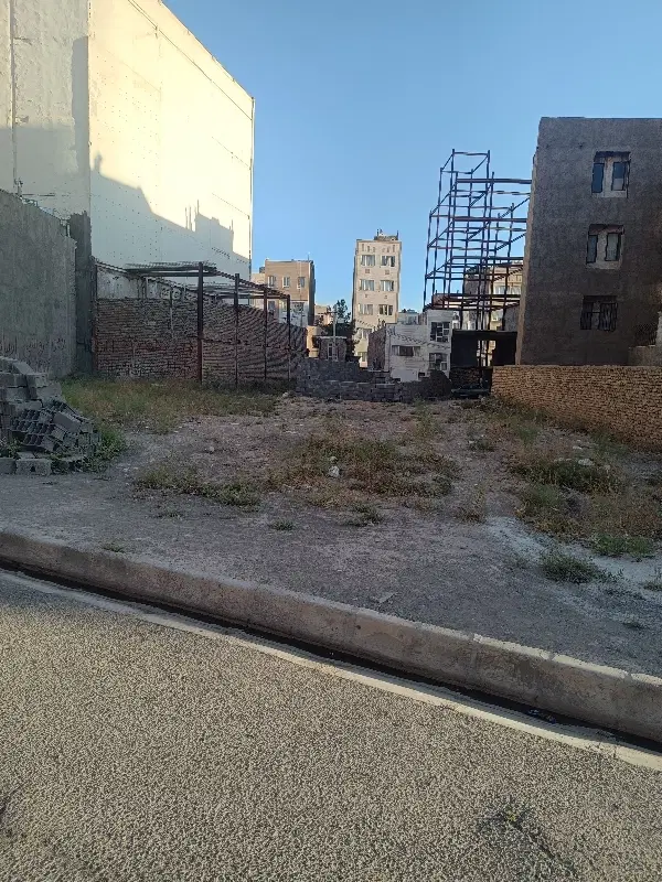 زمین فروشی دانش ۸