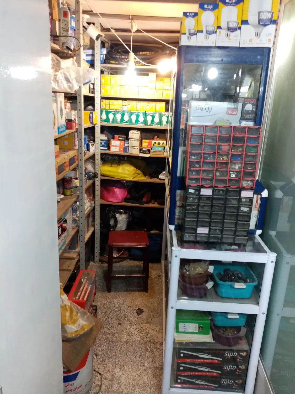 مغازه 9متری فعال فروشی