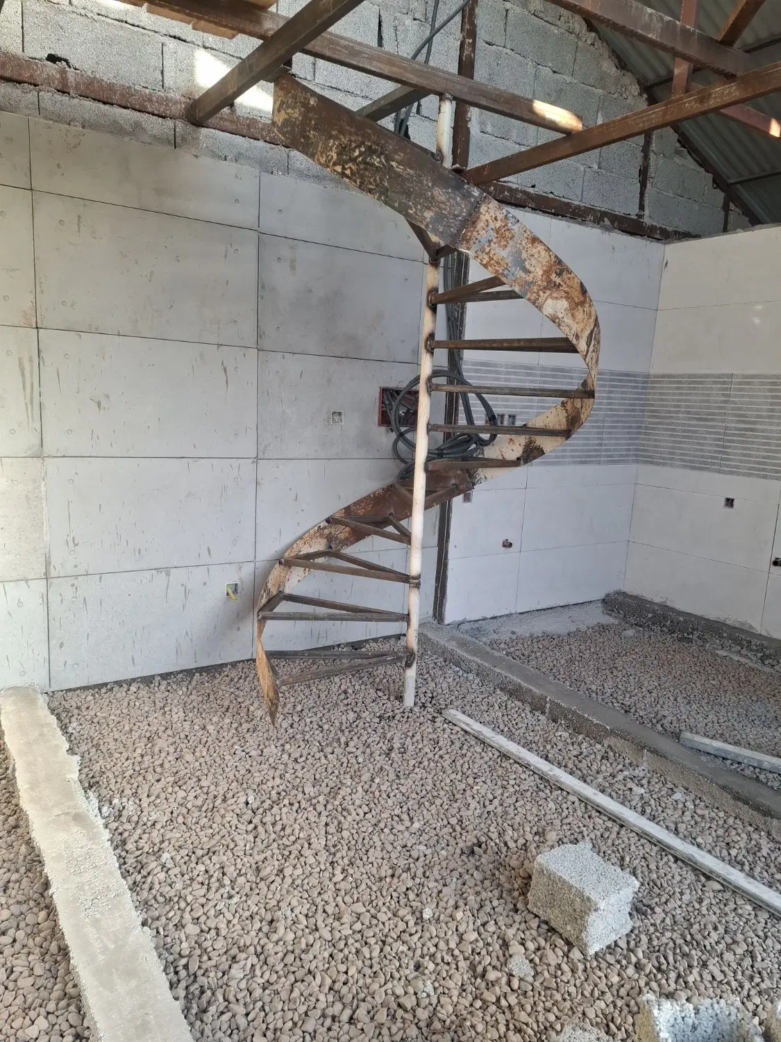 خونه باغ با فاصله کم از گلسار