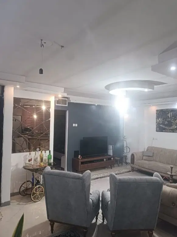 ۶۸ متر طبقه۴