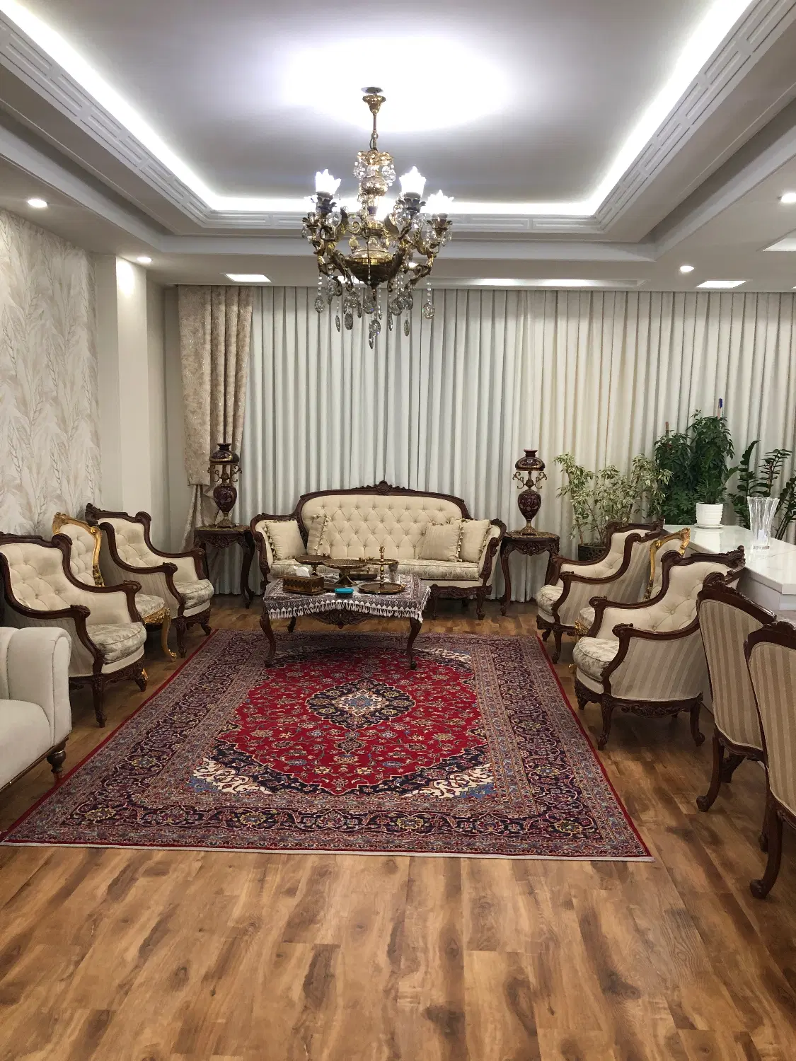 با سلام اپارتمان ۱۲۶ متری ۳خواب