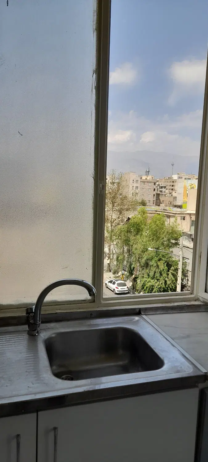 آپارتمان ۶۵_۵متری در بیست و یک متری جی