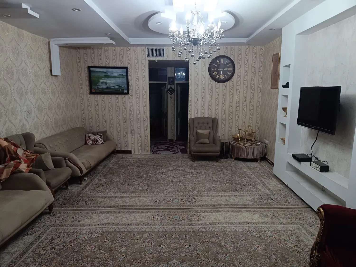 واحد ۶۵متری حافظ