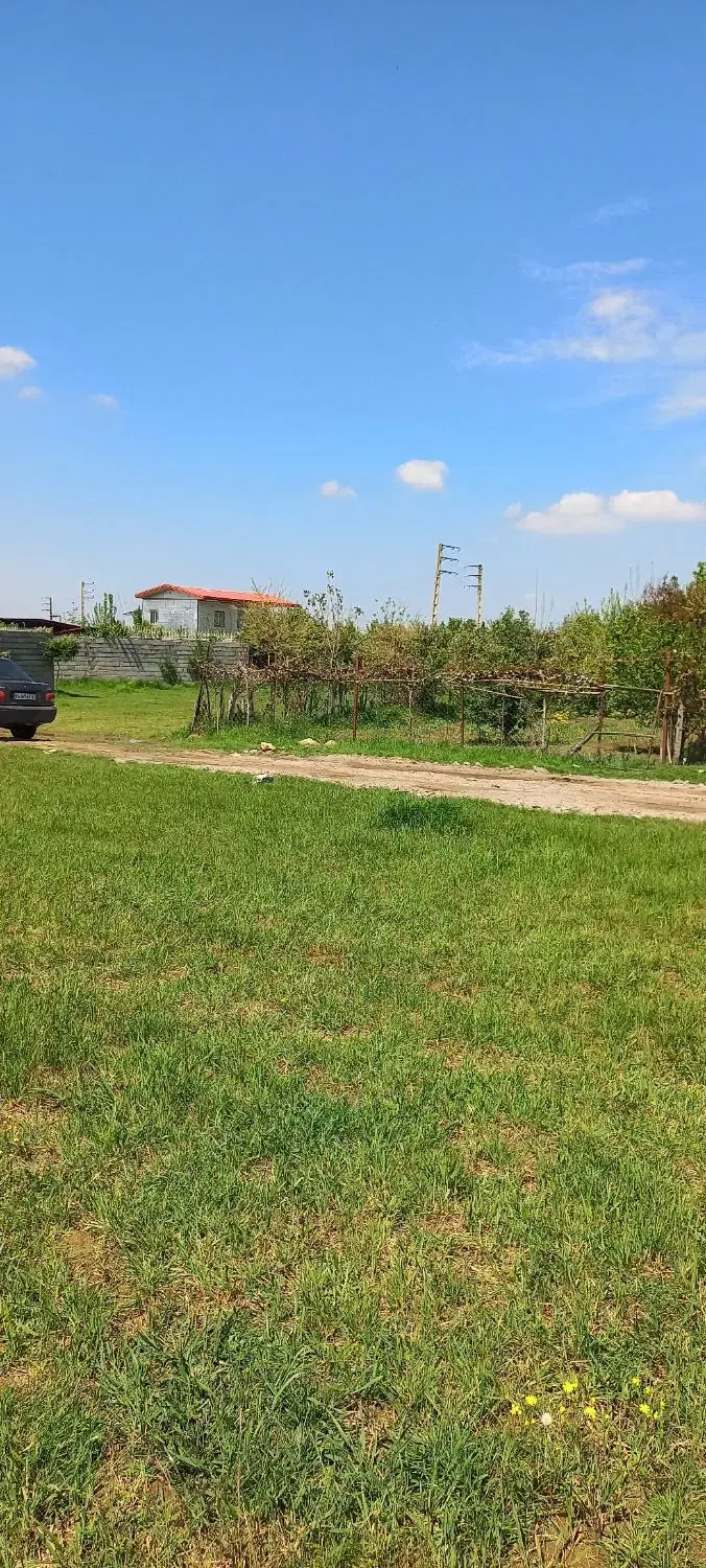 زمین ۲۱۵ متری کروا