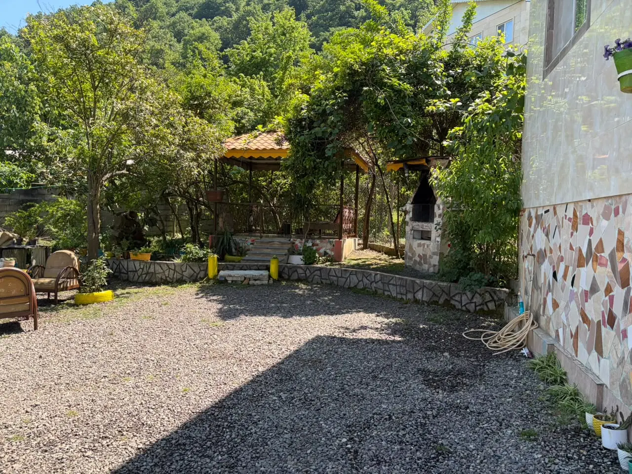 ویلایی پای کوه در لاهیجان