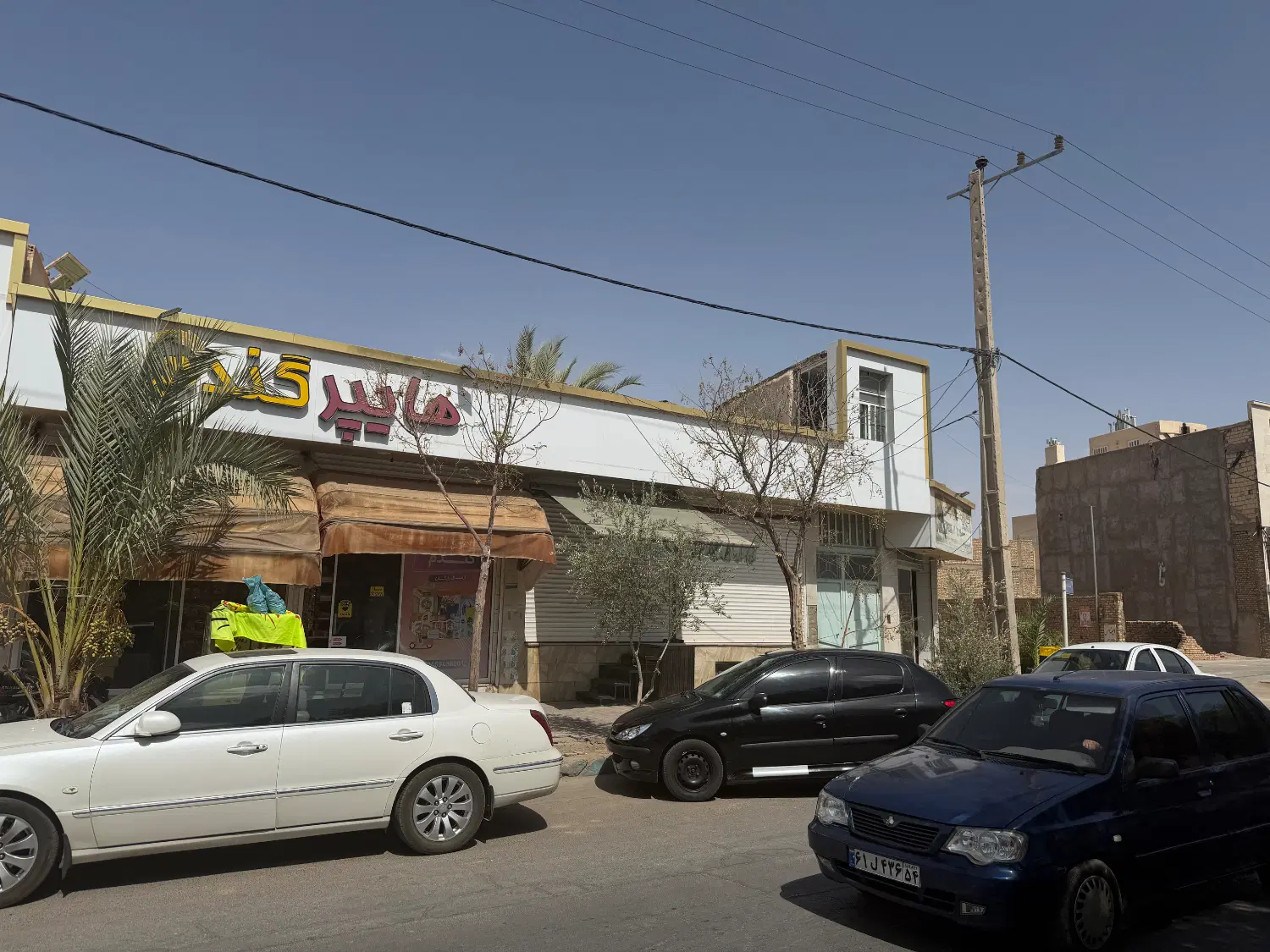 اجاره دو دهانه مغازه بلوار پاسداران
