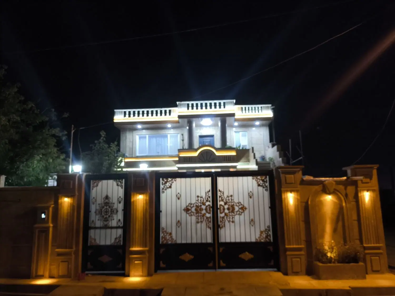 خانه دو طبقه