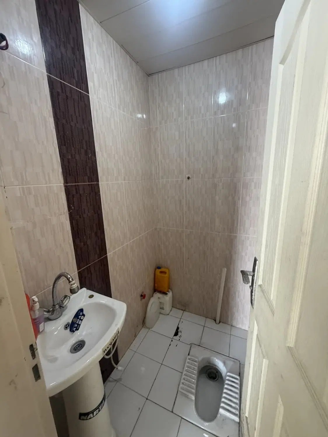 اجاره مغازه با کاربری پارکینگ ۳۰ متر