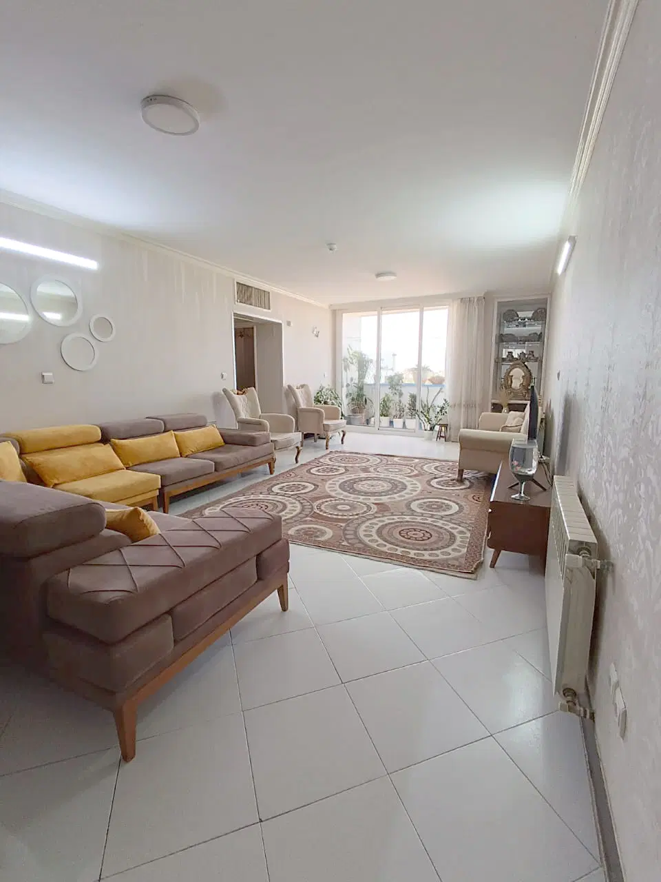 سه خواب دلباز طبقه ۴ نگارستان