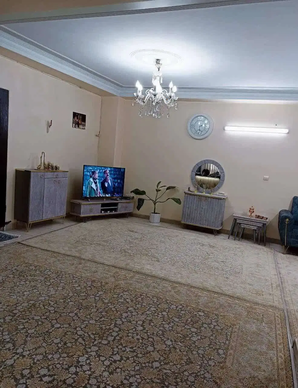 66 متر  با آسانسور و انباری