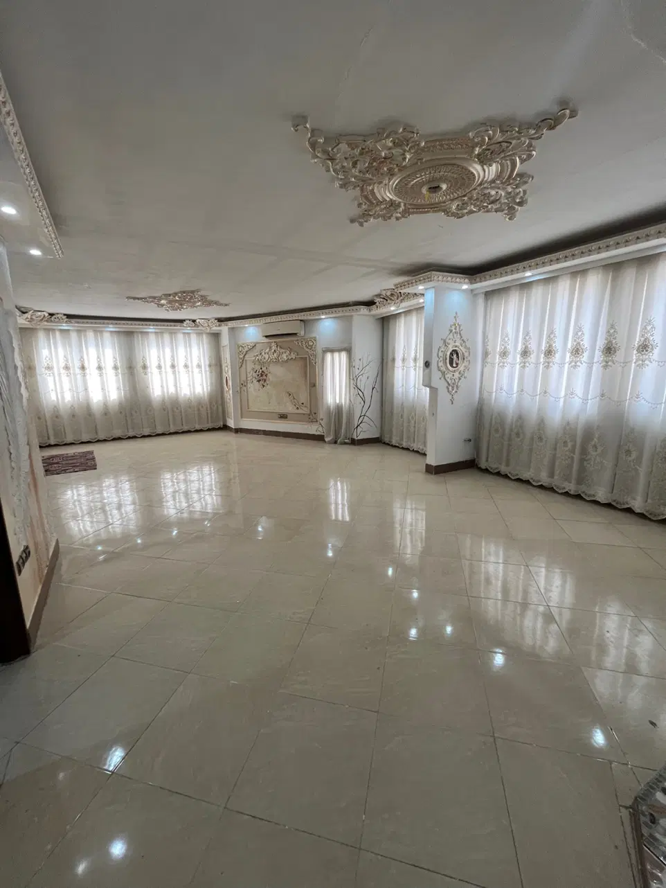 نجف ۱۲۰ متری تکواحدی دو نبش