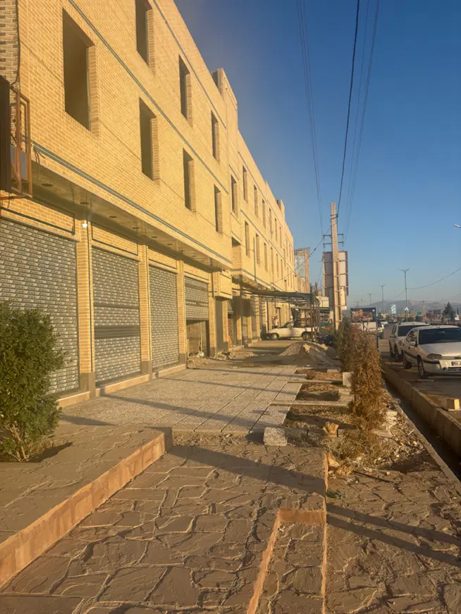 ساختمان تجاری مسکونی