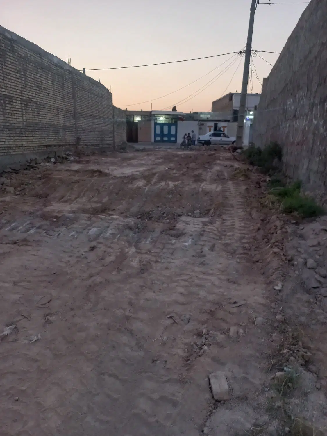 زمین مسکونی  درشیبان گلستان۲۲۰ متر  در بهترین جا
