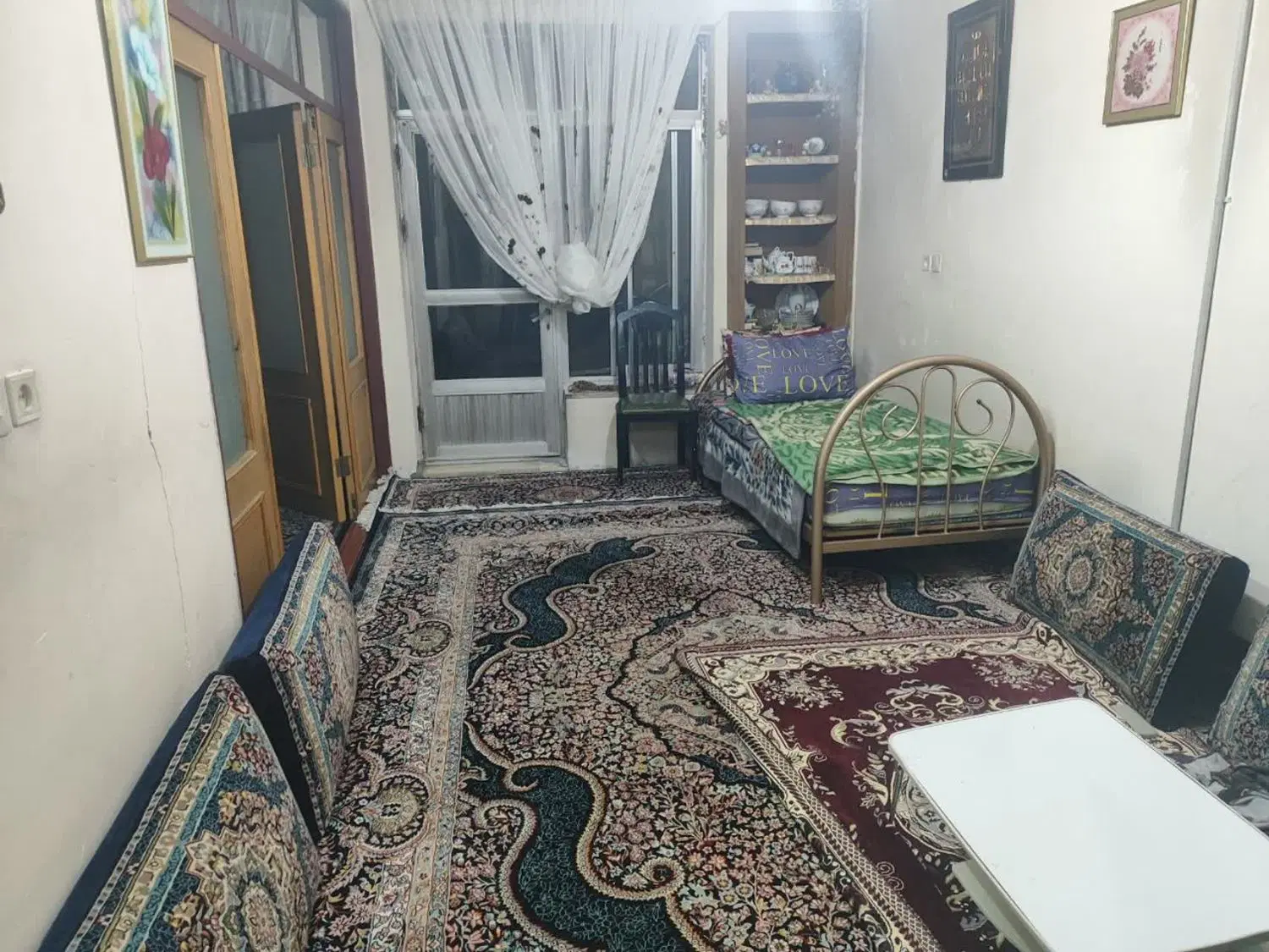 آپارتمان در خیابان توحید با وسایل اجاره داده میشود