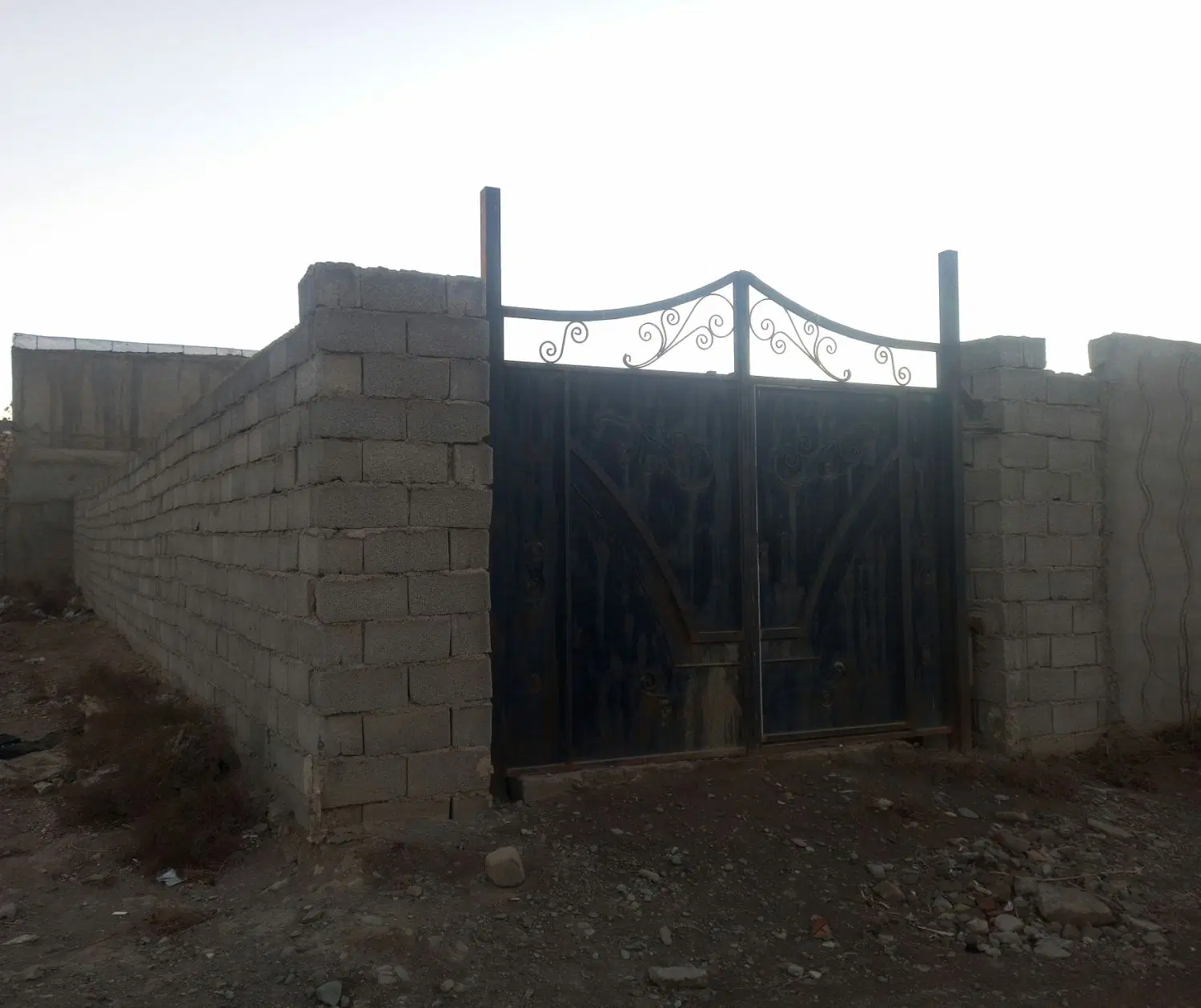 چهار دیواری ۱۲۵ متری راشته