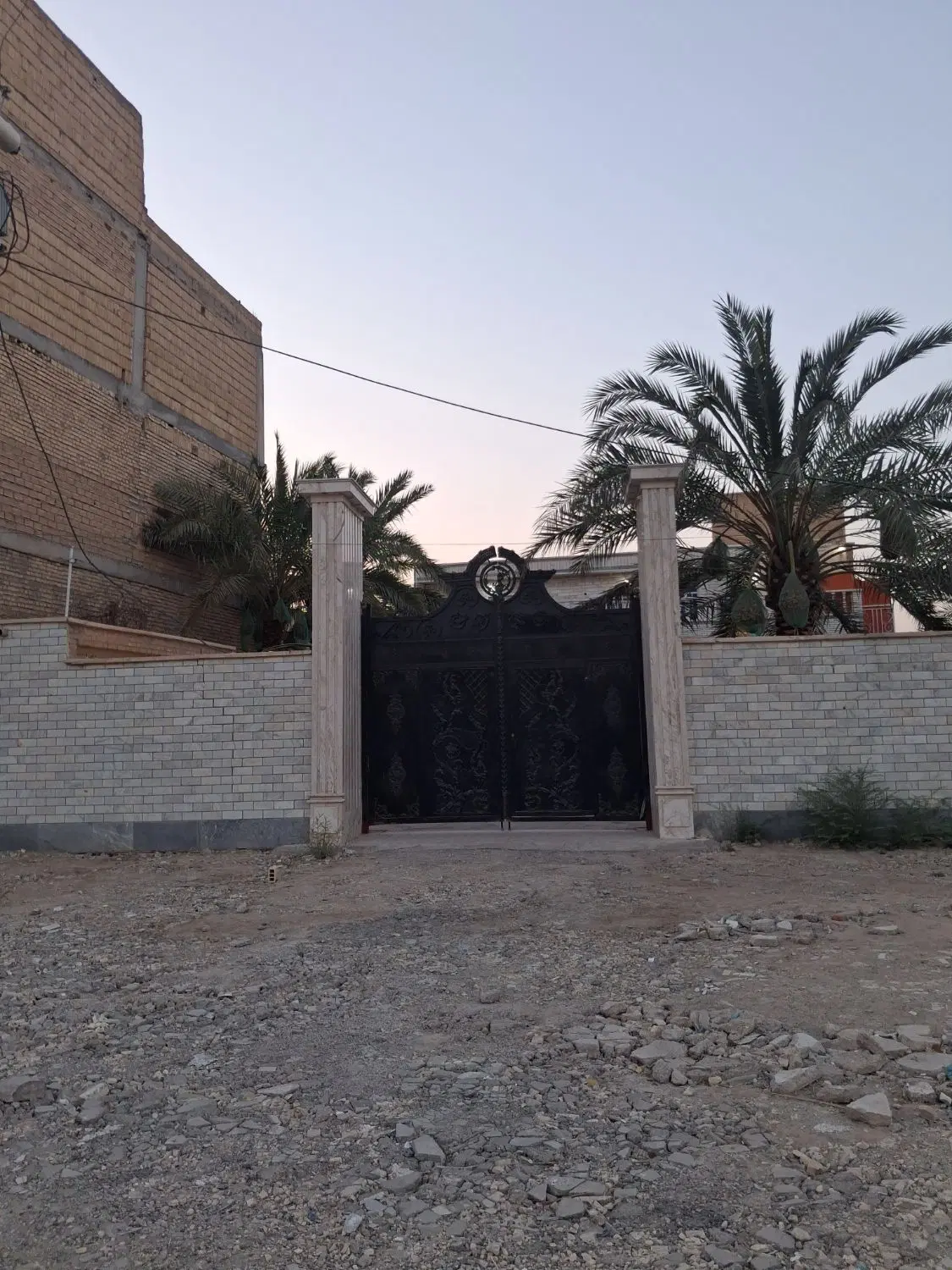 این خانه رهن داده میشود.