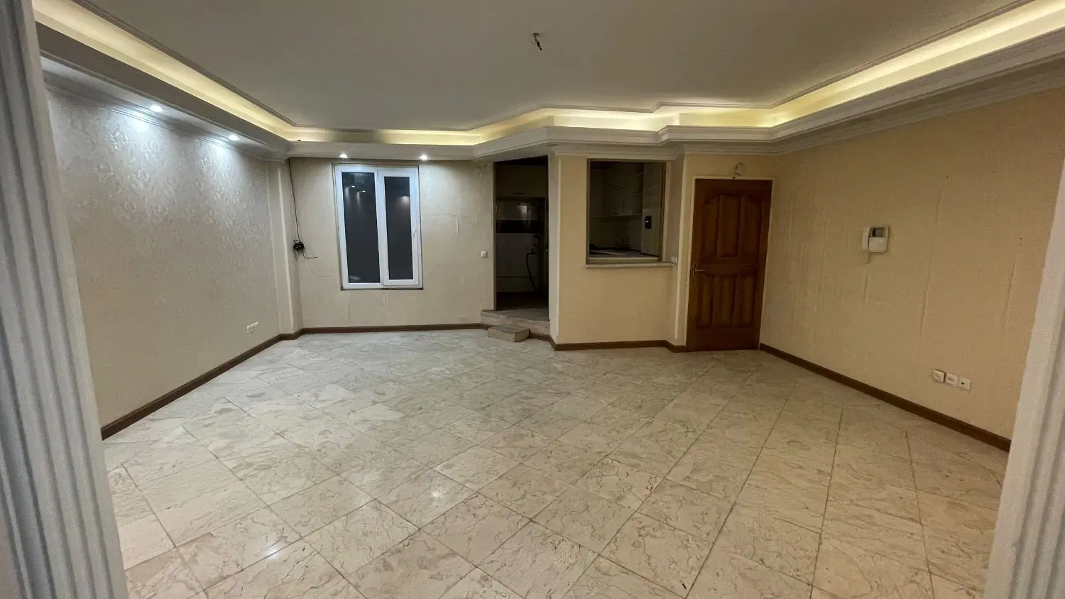 ۷۷ متری * باغ فیض * ۲ خواب ۲۲ بهمن گلستان دوم همکف