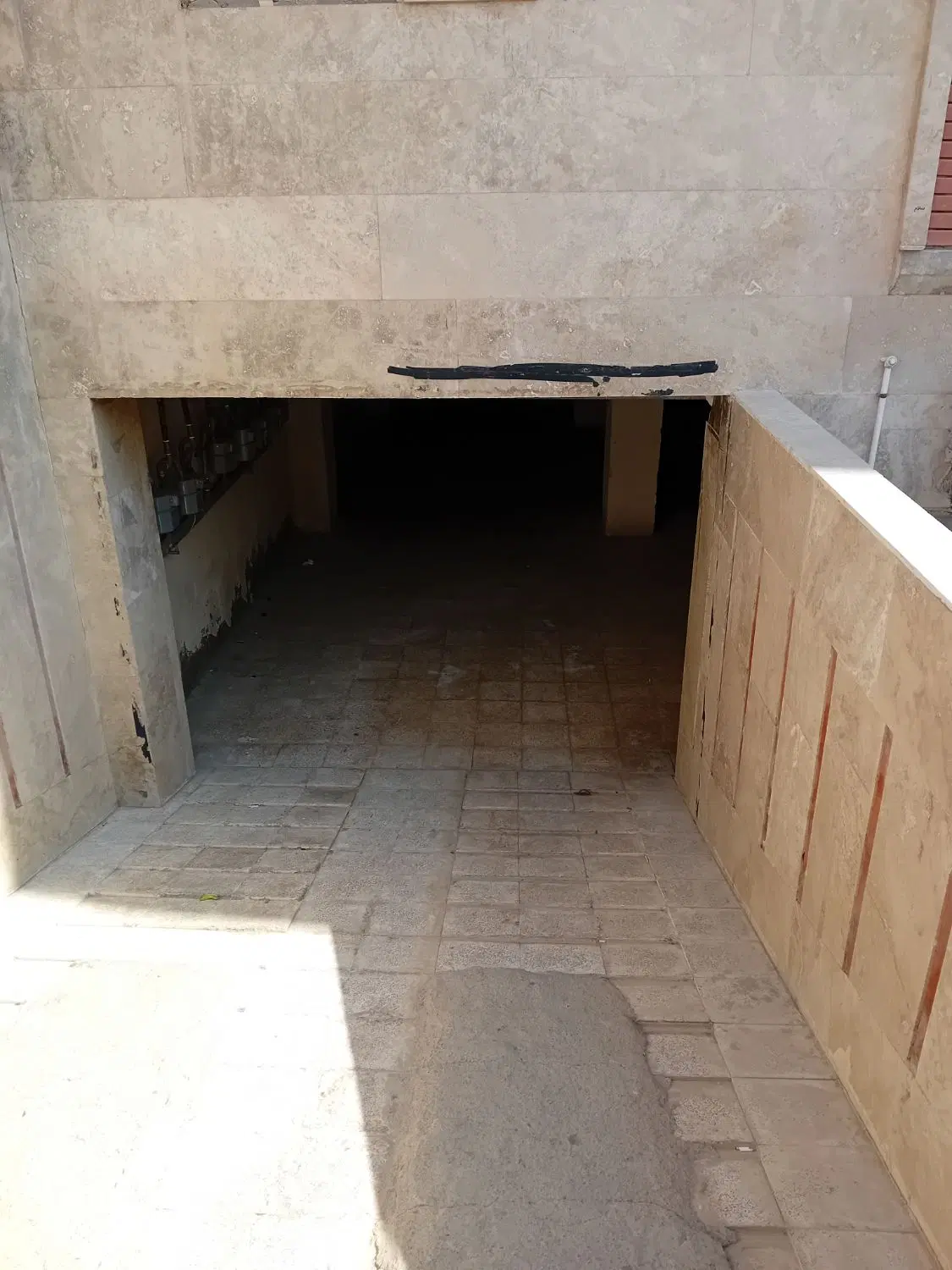 واحد۶۰متری تخلیه نقش جهان با پارکینگ