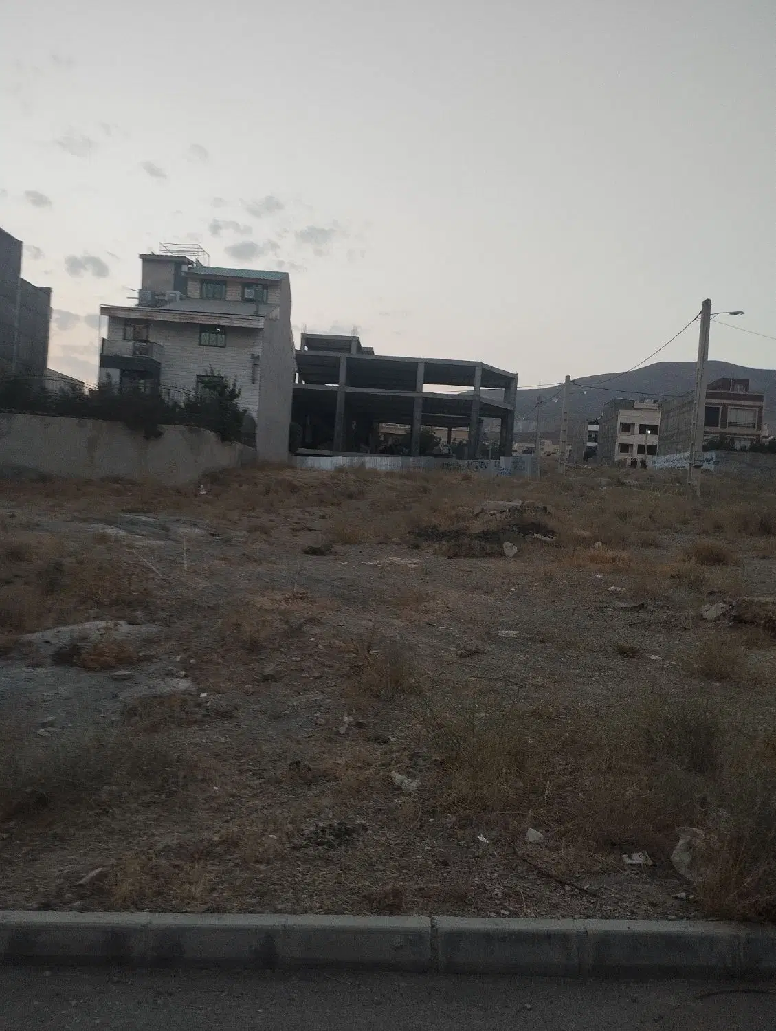 زمین  دو نبش ۱۵_۵۰۰میلیارد