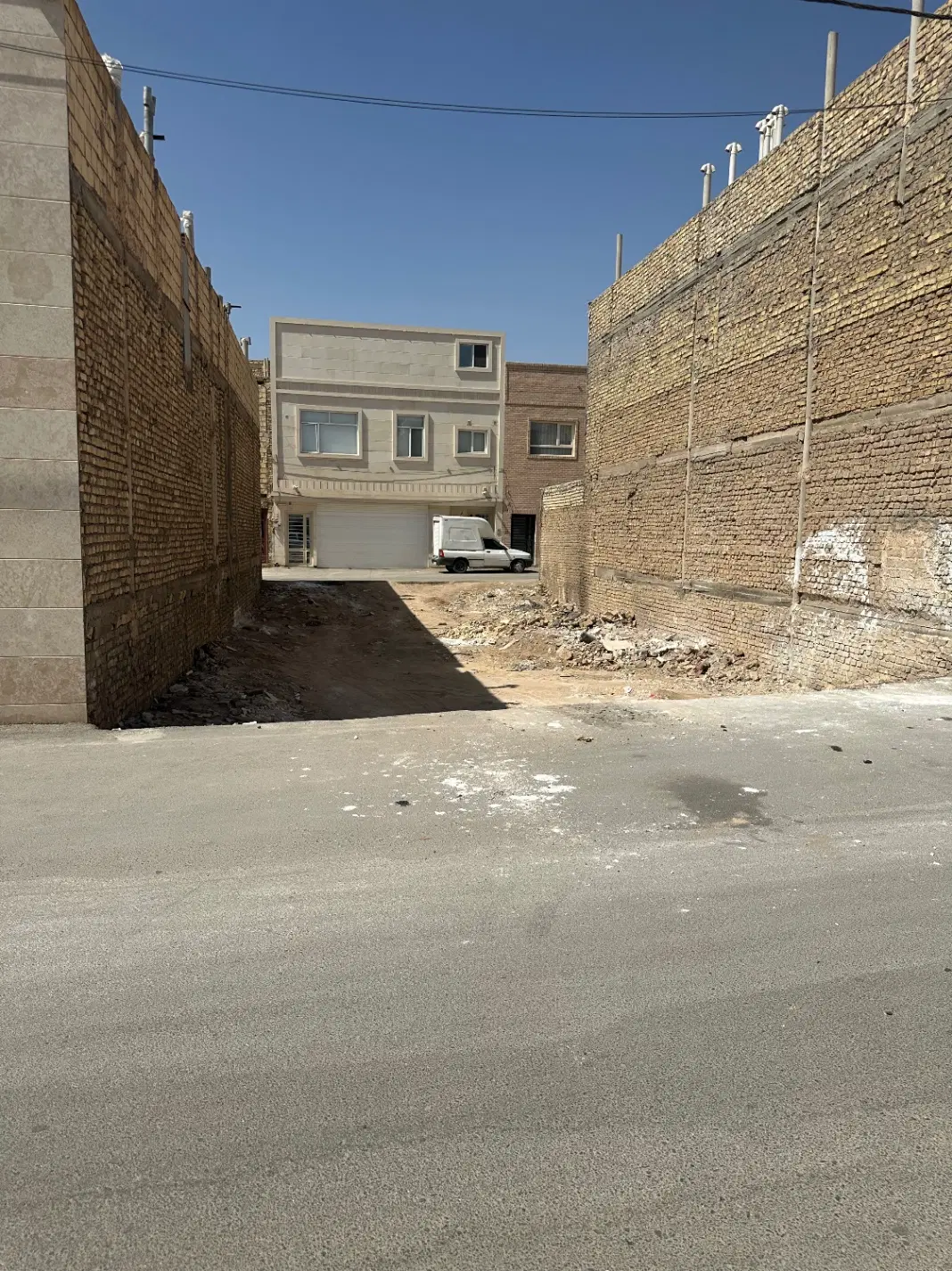 زمین ۱۸۰ متری دو کله