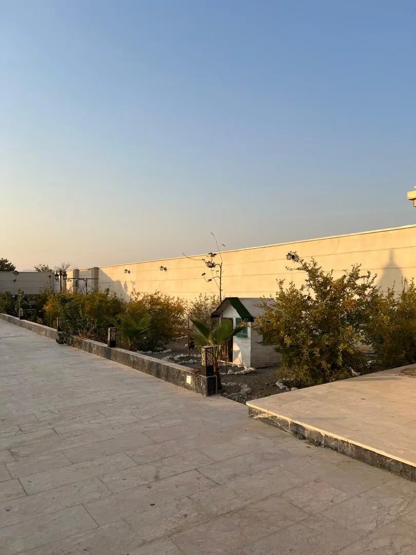 باغ ۱۰۲۱ متری با سند تک برگ واقع در جهادآباد