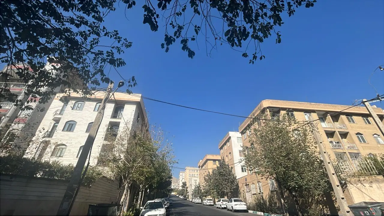 ۲۰ متر تجاری بعلاوه ۱۰۰ متر زیر اختصاصی