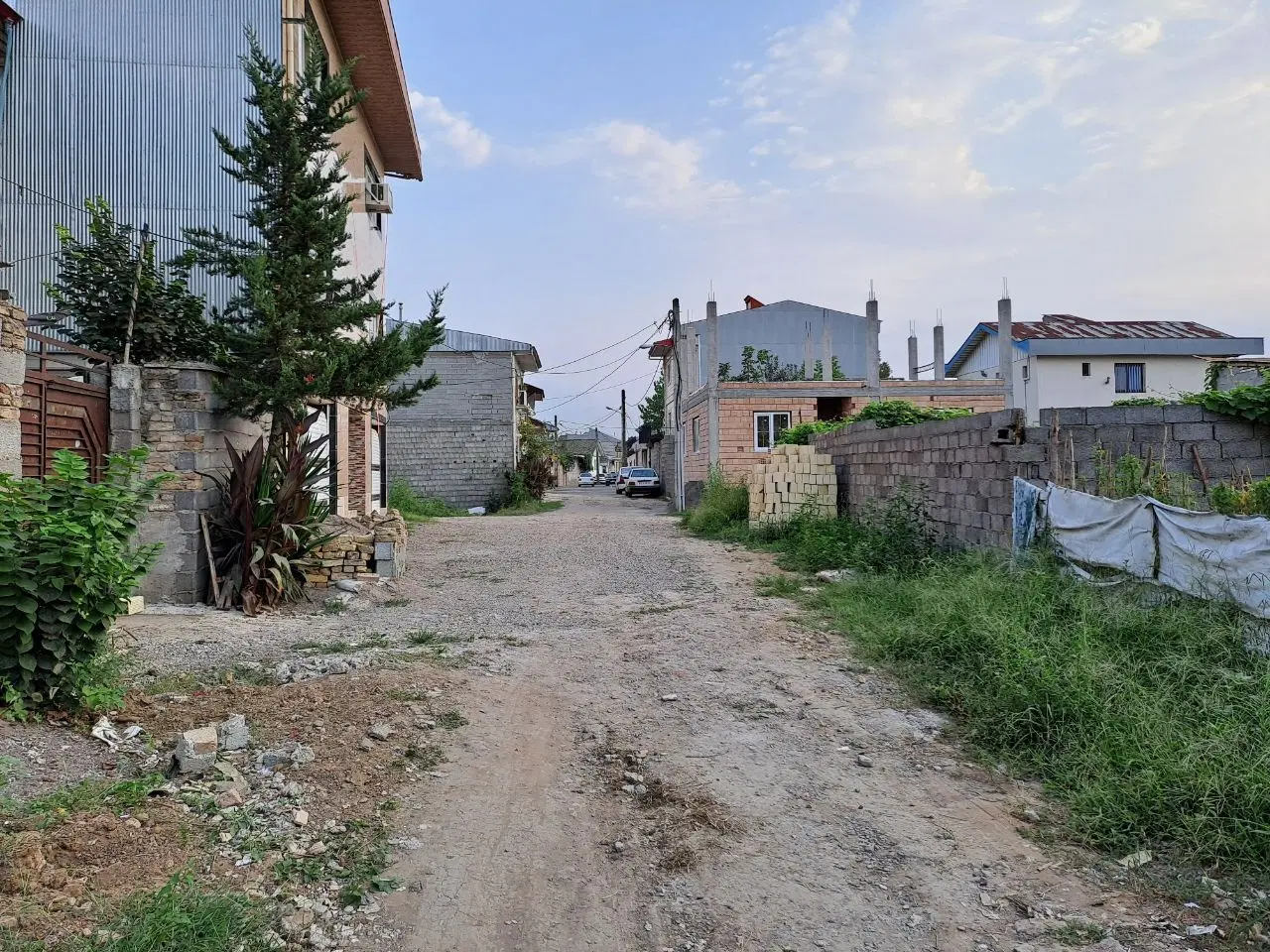 زمین  در محدوده شهر و نزدیک به میدان جانبازان