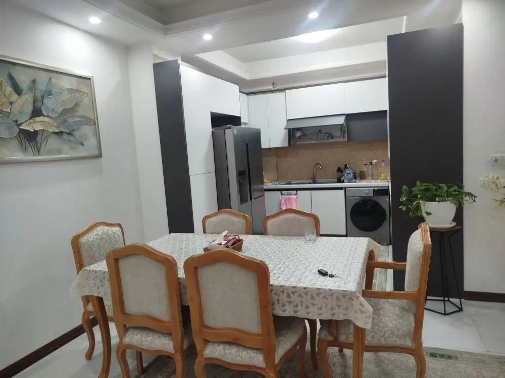 آپارتمان ۱۰۸متری روبه‌نما نوساز گلستان نسترن