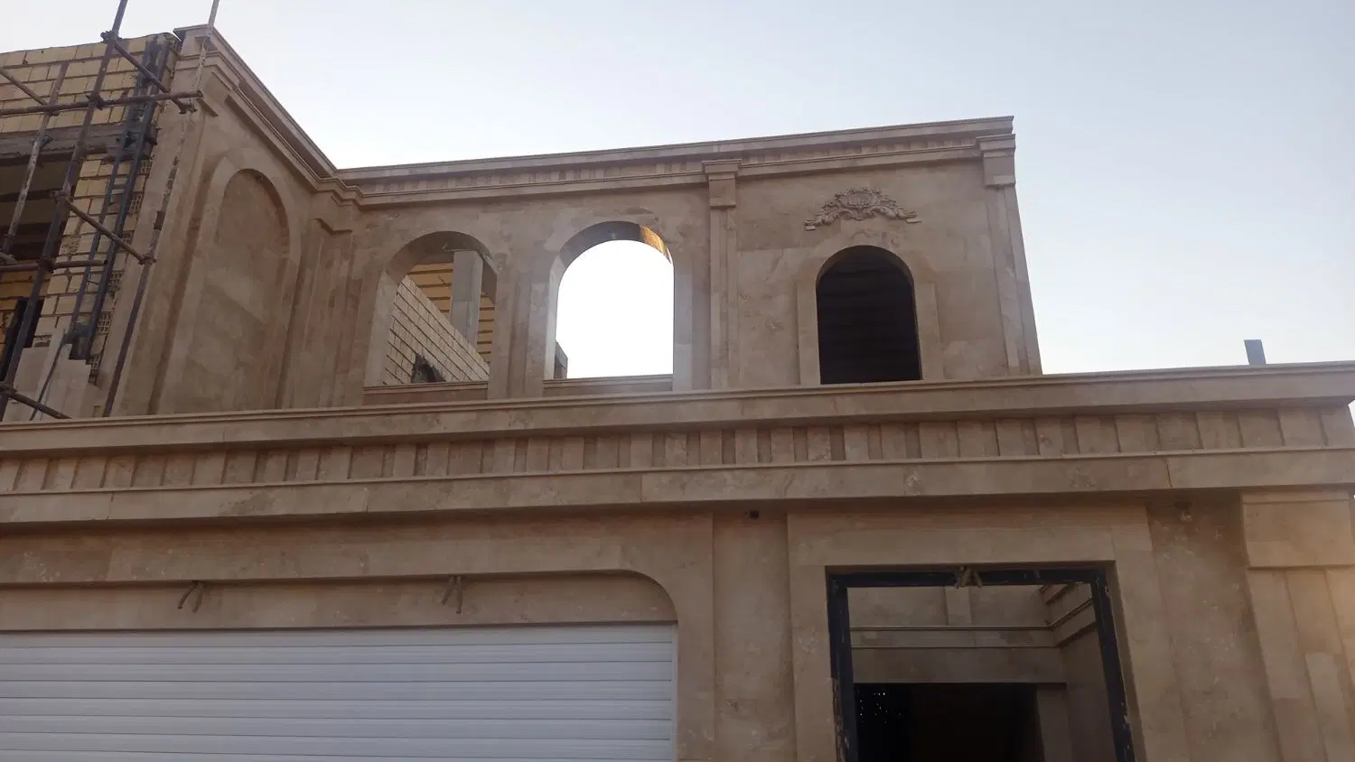 خانه نیمه ساز