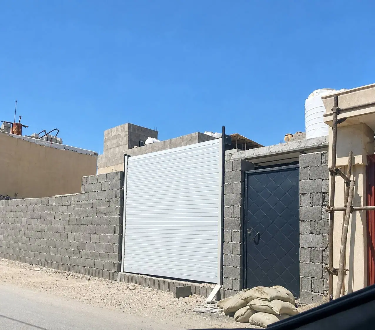 ملک نیمه کاره خوش موقعیت تنگک