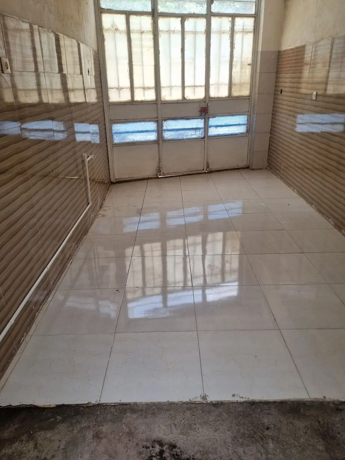 انبار ۱۸ متری
