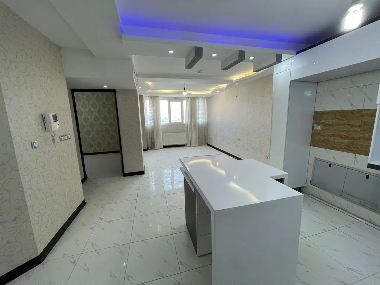 رهن و اجاره «دو خوابه تاپ لوکیشن آزادگان»