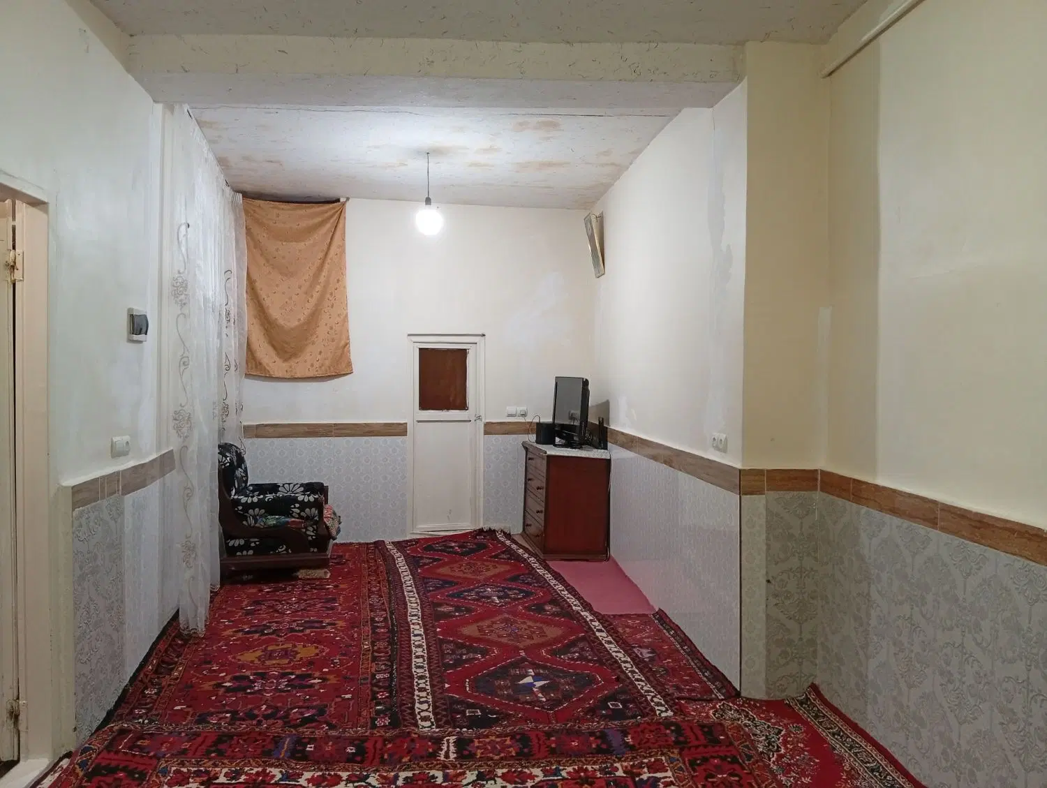 حیاط دربست  در خیابان ایالت کوی رمضان کوچه بهار