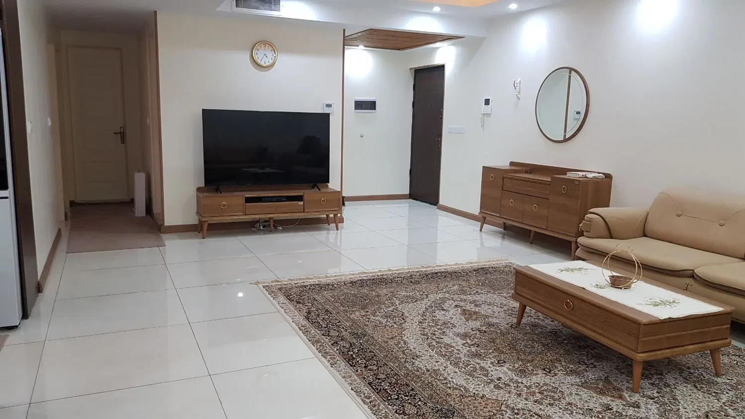 ۱۰۳متر فول + تخلیه+ نورانی+۲ پارکینگ _صادقیه