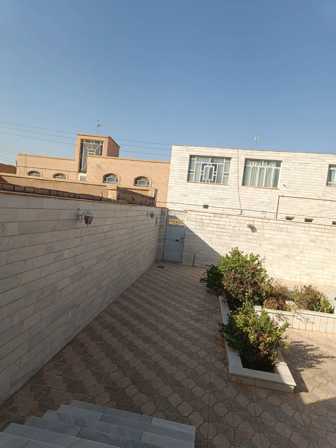 اجاره انبار 1100 متری واقع در پشت پارک بهاران