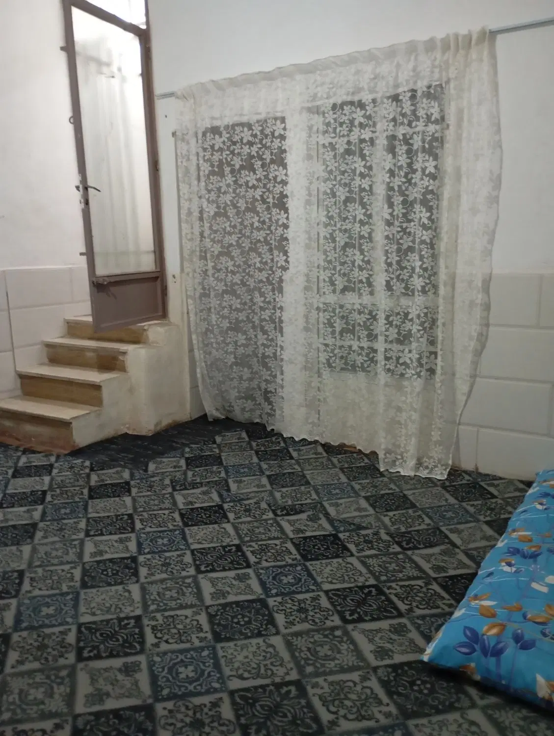 یک واحد زیر زمین برای سکونت فقط یک نفر در قشلاق