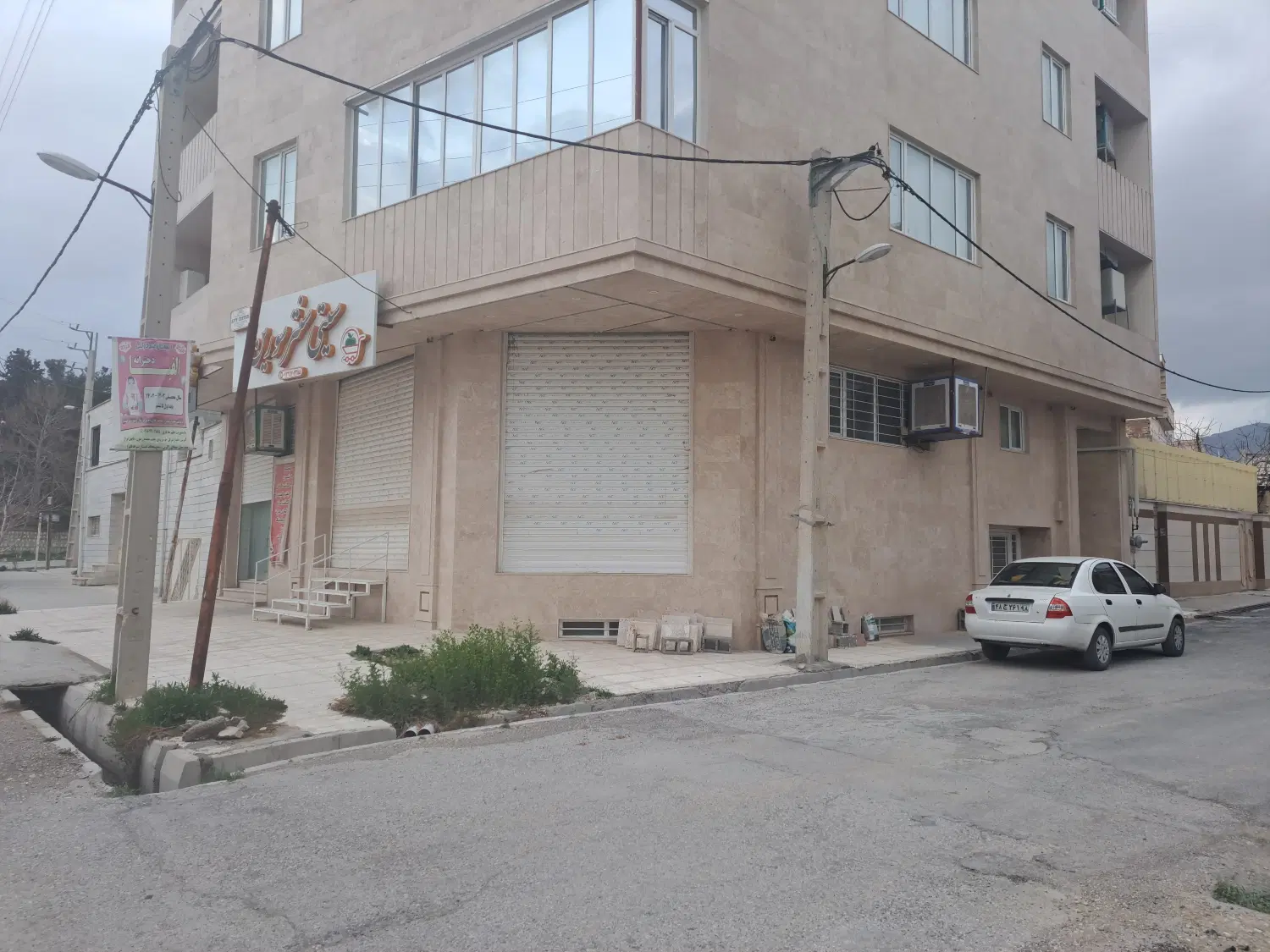 واحد لوکس نوساز ۱۲۰ متری