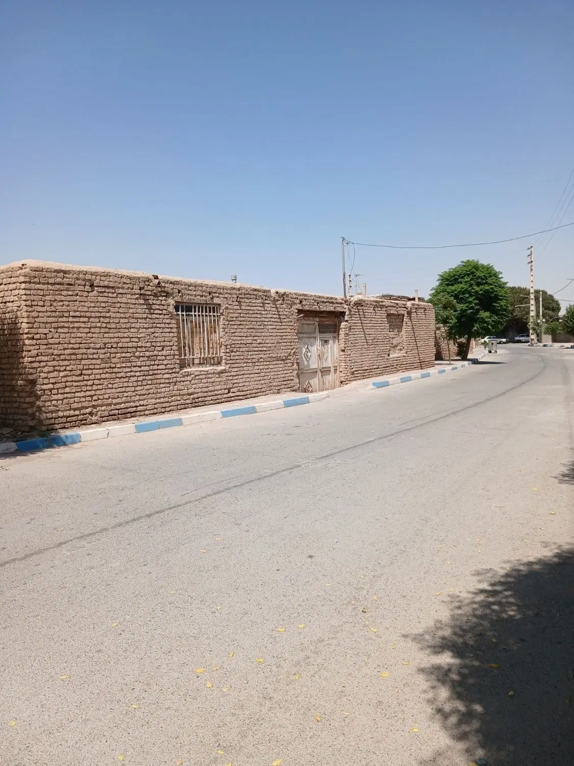 زمین ویلایی ۶۳۸مترسندتک برگ .خیابان اصلی