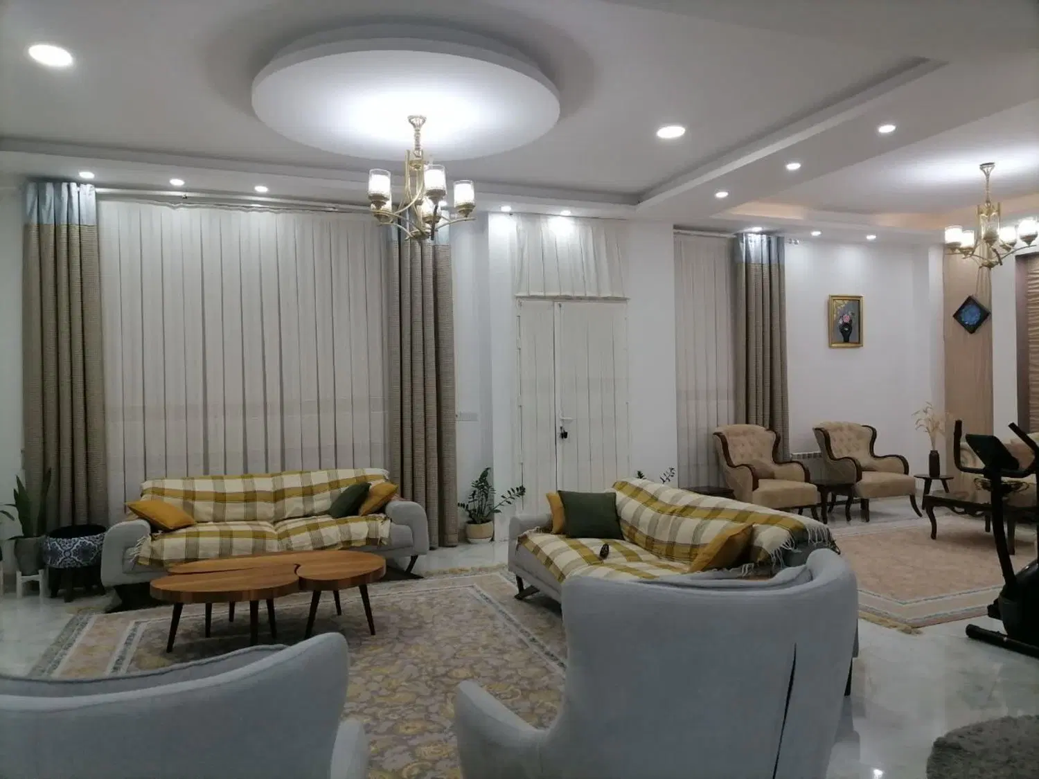 خونه دو طبقه خیابان مقیمی