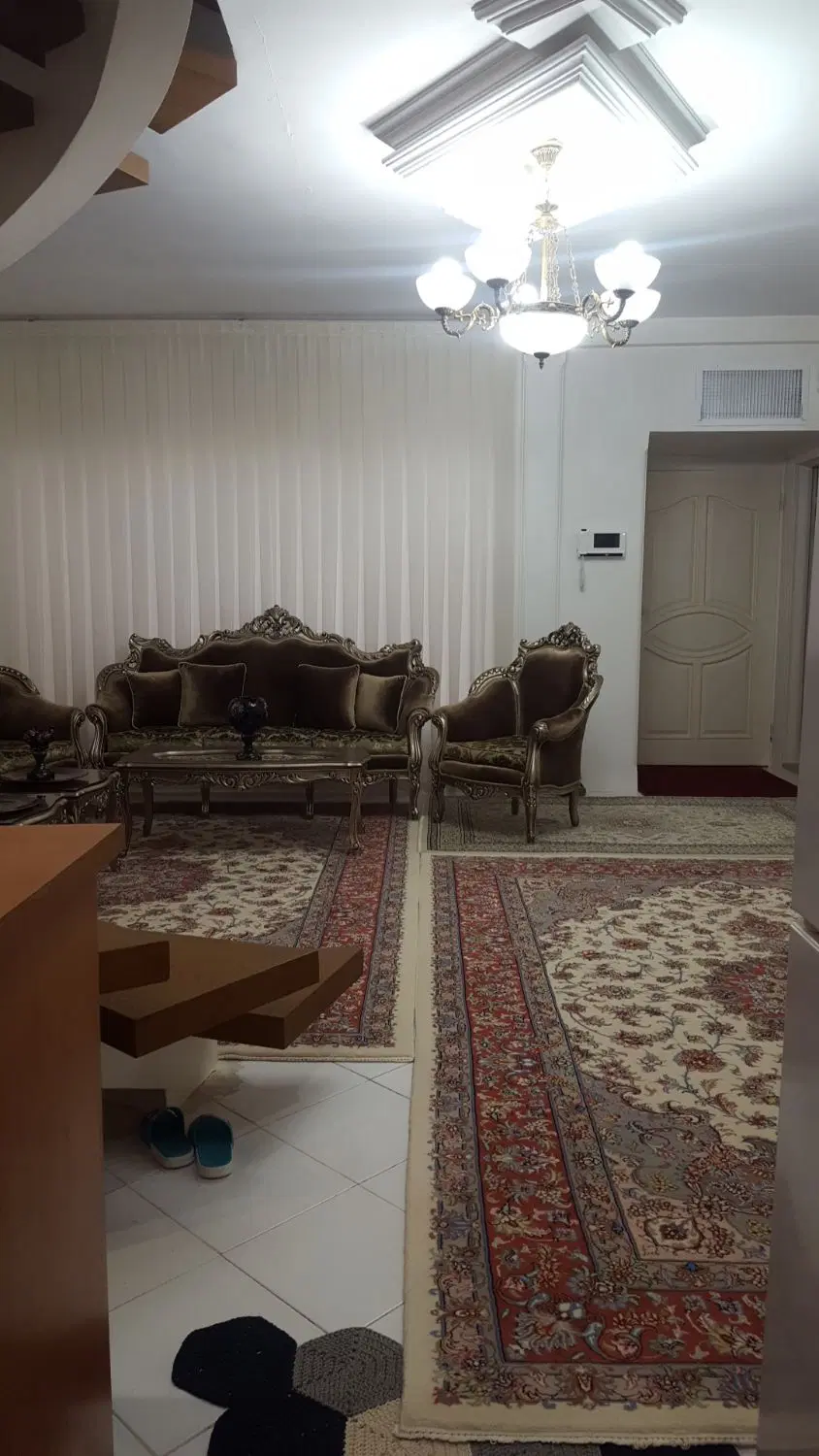 یک واحد آپارتمان  دوبلکس حیاط دار  مستقل