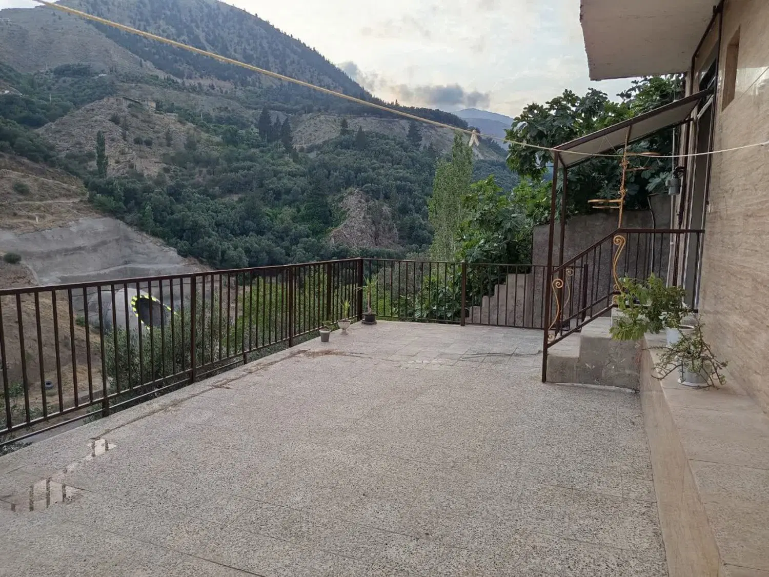 خانه ویلایی سه طبقه