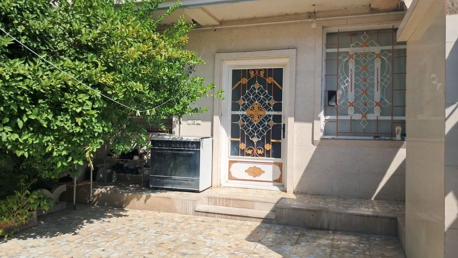 فروشی خانه ویلایی  ۱۵۰متری برخیابان اصلی