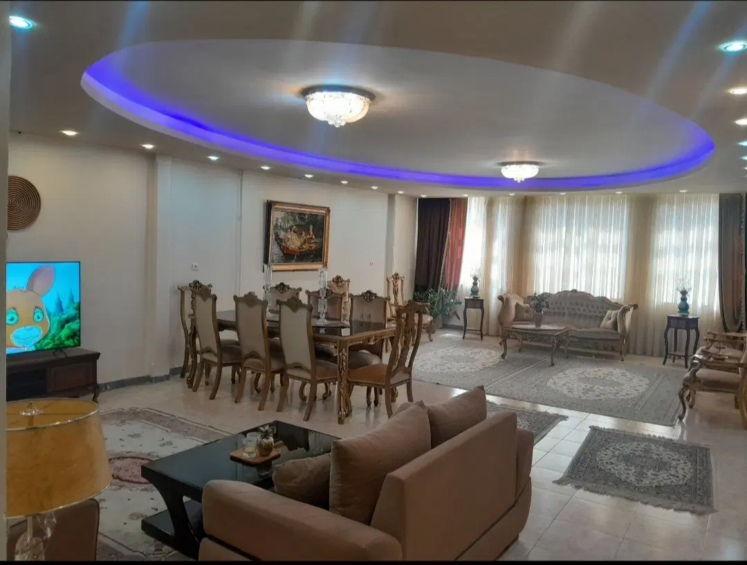 148 متر گذرنامه بلوار زن
