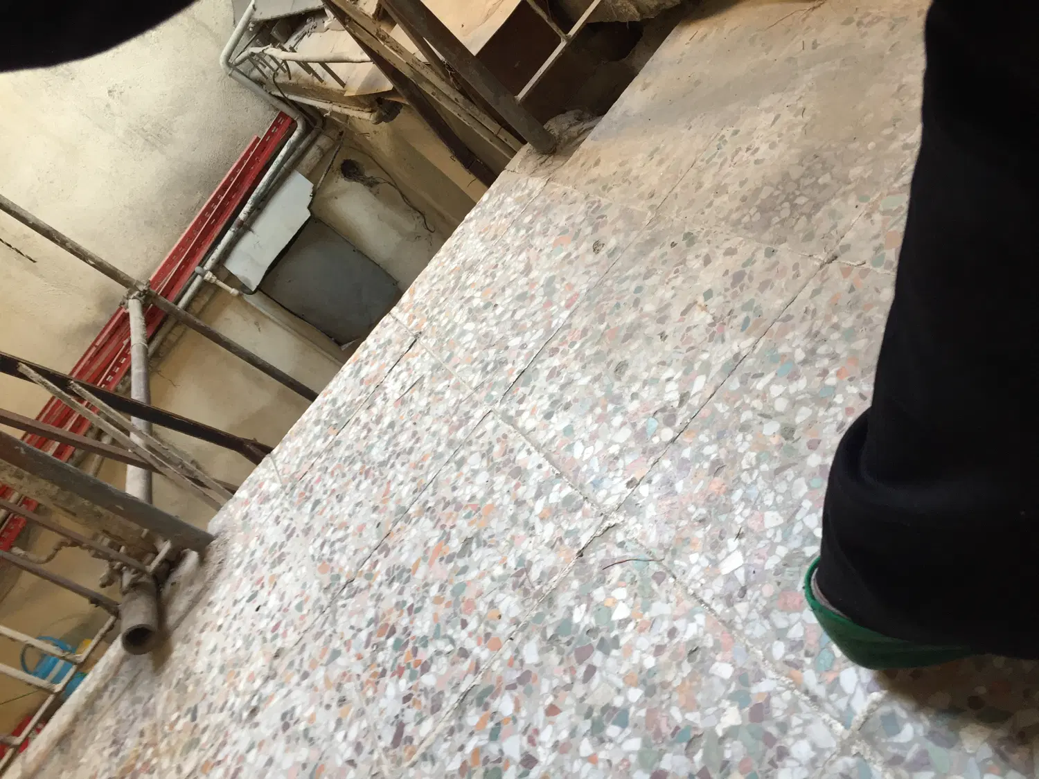 همخانه بی حاشیه