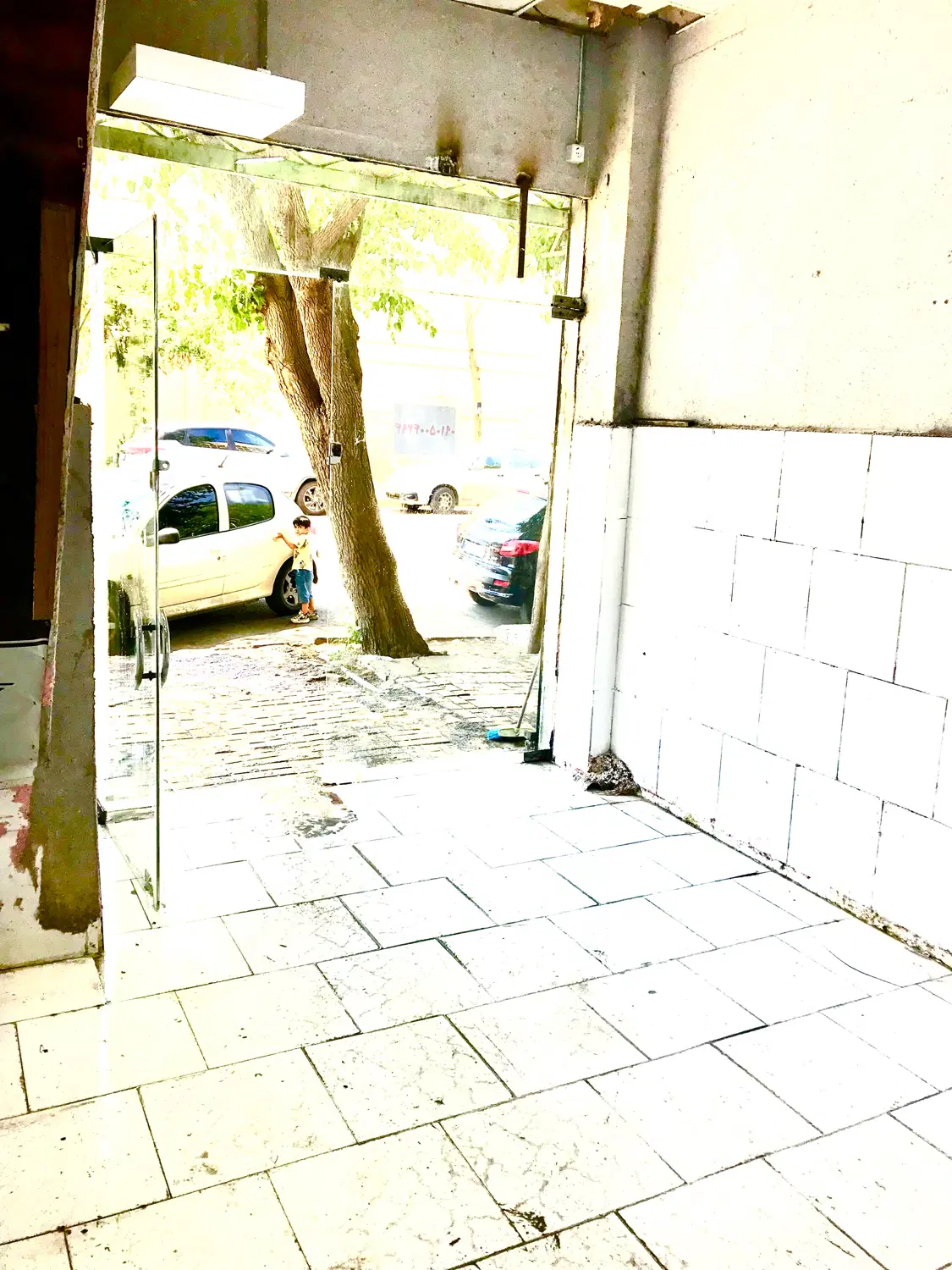 18متر مغازه تجاری معلم ۲۳ تخلیه